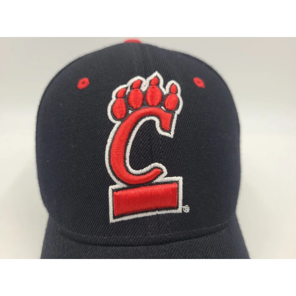 University of Cincinnati Bearcats Zephyr Fitted 7 Hat Cap Dad Men NCAA Black Red